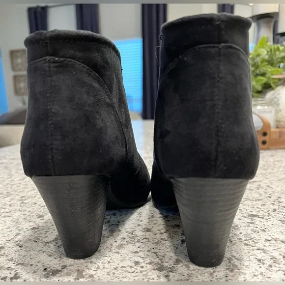 Express Suede Booties Size 8 - Picture 4 of 5